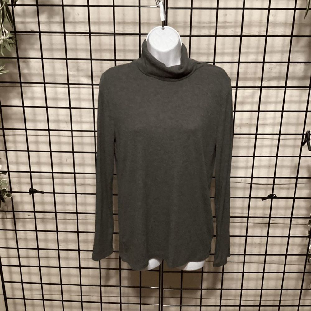 Loft Ribbed Turtle Neck Long Sleeve Top B167